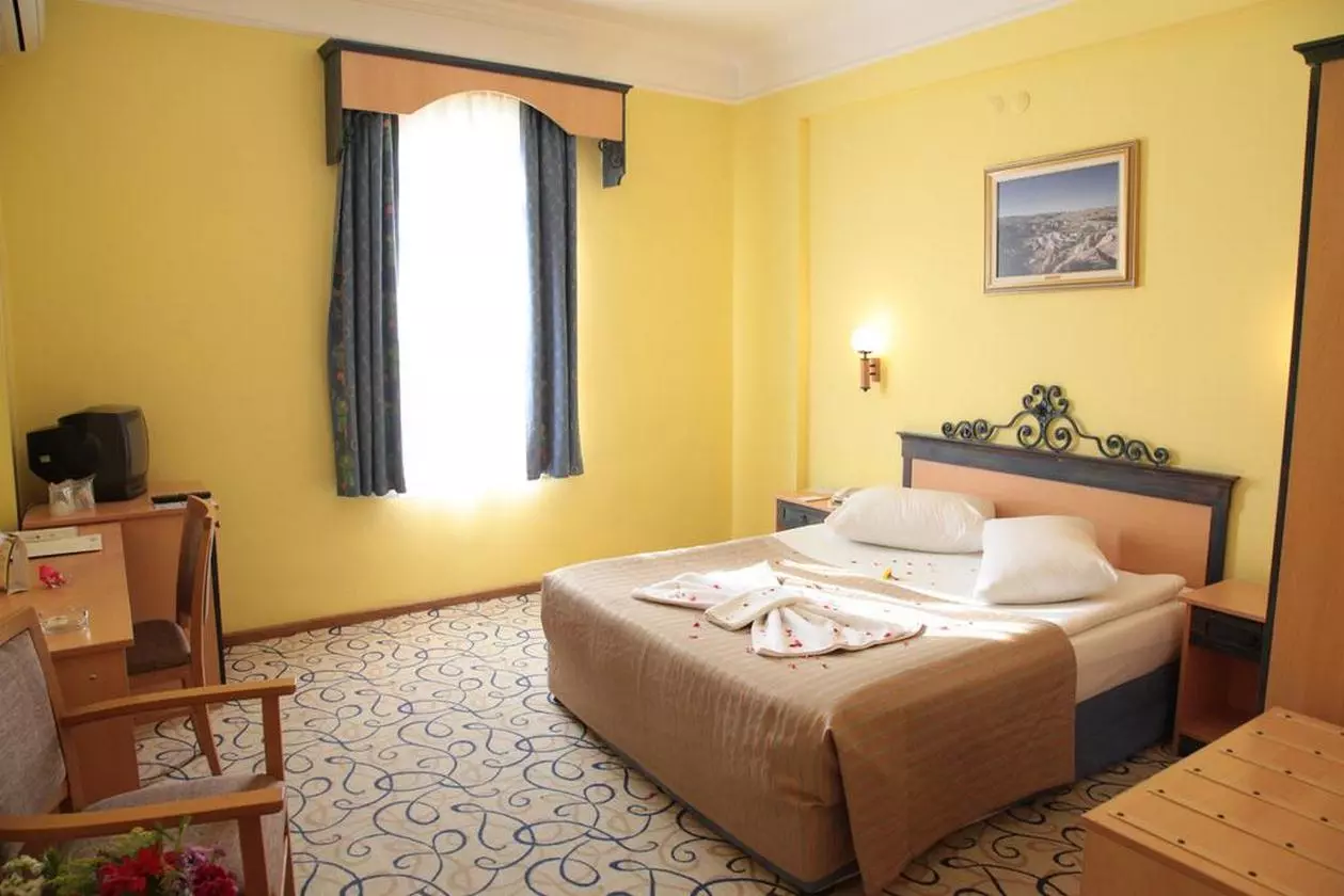 TASSARAY_SHABAVIZPARVAZ (15).jpg